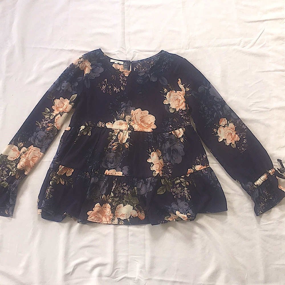 Navy Floral Blouse🌸